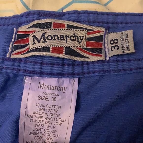 Blue shorts with belt - Picture 2 of 3